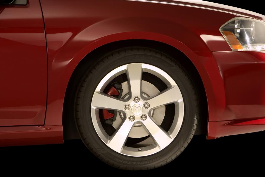  Dodge Avenger Concept 2006 года  (фото 9 из 47)